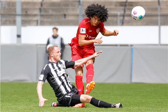 Regionalliga: Stuttgarter Kickers stolpern erneut – VfR Aalen steigt ab
