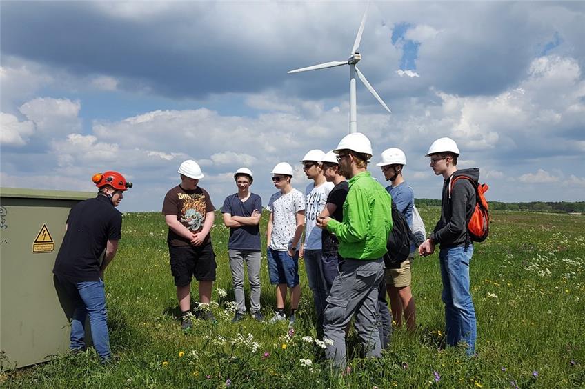 Gymnasium und Hochschule starten Projekt zur Windkraft
