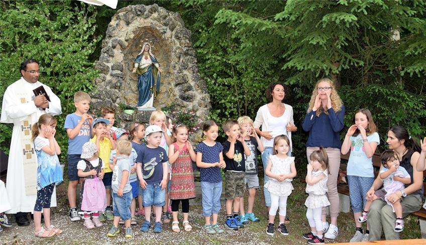 Geislinger Sankt-Michael-Kinder gestalten Maiandacht mit