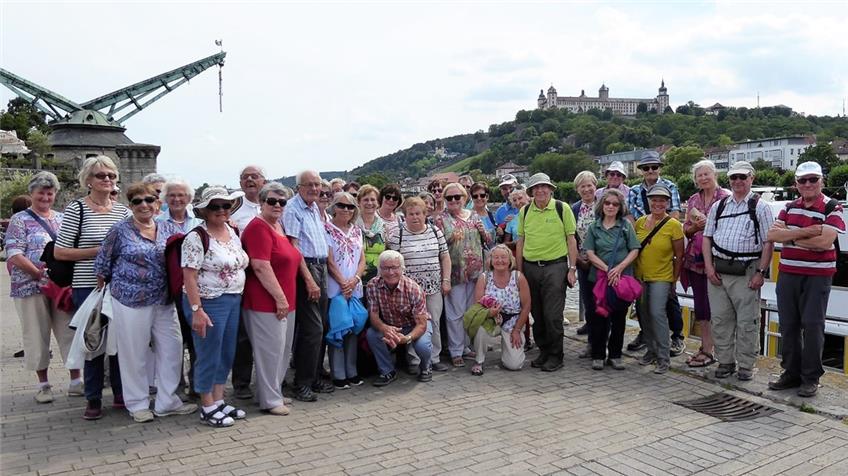 Ebinger Albverein genießt seine Städtetour nach Würzburg