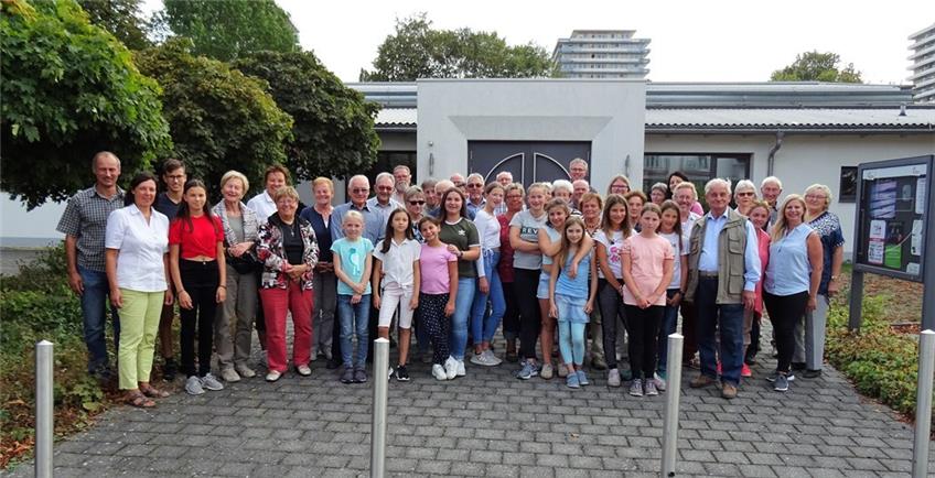 Kirchengemeinden Pfeffingen und Burgfelden besuchen Lahr
