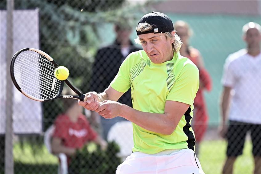 Conzelmann unterliegt im Finale: Bei den Tailfinger Open liefern die Tennis-Cracks spannende Duelle