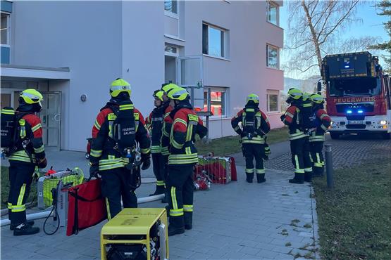 Feuerwehr löscht Zimmerbrand in Balinger Seniorenheim – Technischer Defekt wohl Ursache