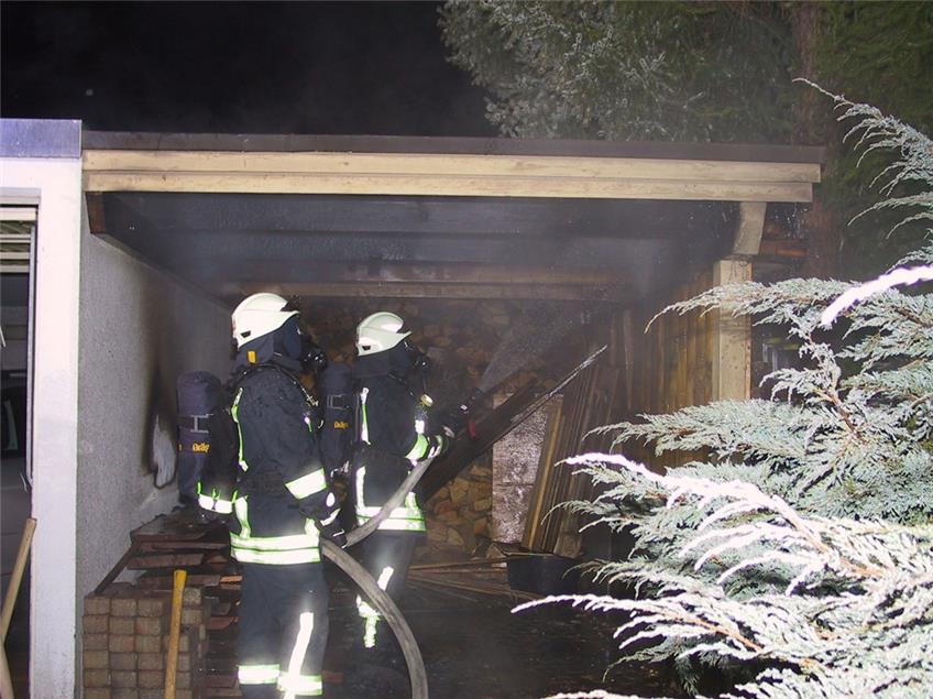 Schuppen brennt: Feuerwehreinsatz in Heiligenzimmern