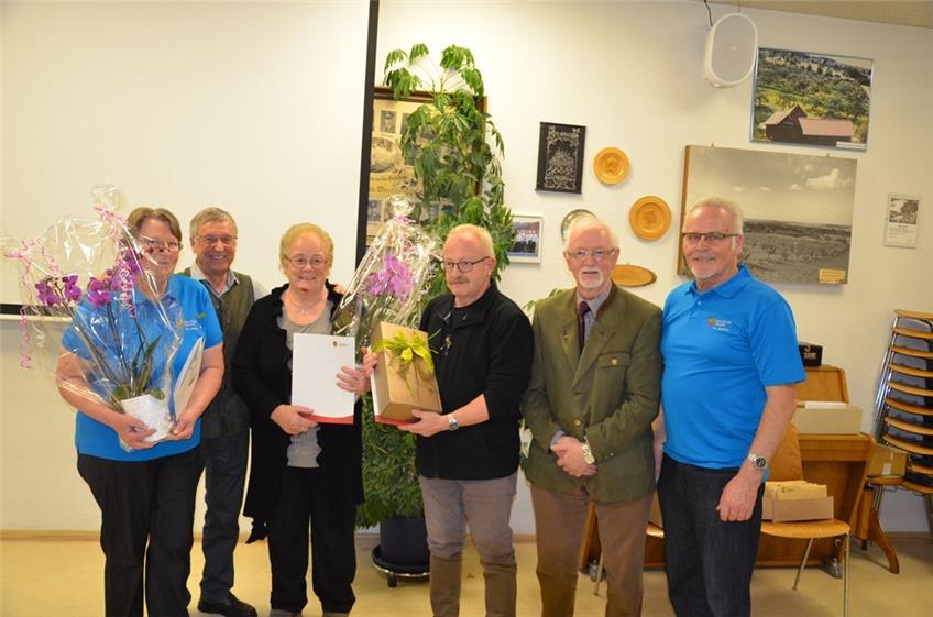 Der Albverein Weilstetten ehrt langjährige Mitglieder